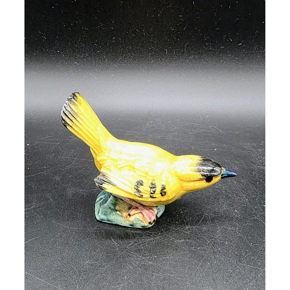 Vintage Stangl Pottery Bird Figurine Wilsons Warbler #1976  3.25"